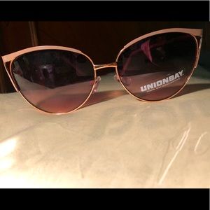 NWT UNIONBAY Rosegold Cat Eye Sunglasses